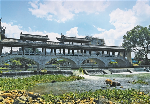 廣西富川瑤族自治縣秀水村大力發展鄉村旅遊