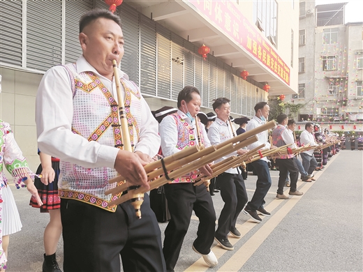 廣西西林：陣陣民族風 片片鄉愁情