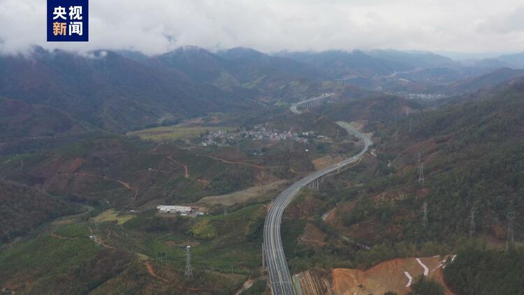 兩條高速建成通車 廣西實現“縣縣通高速”