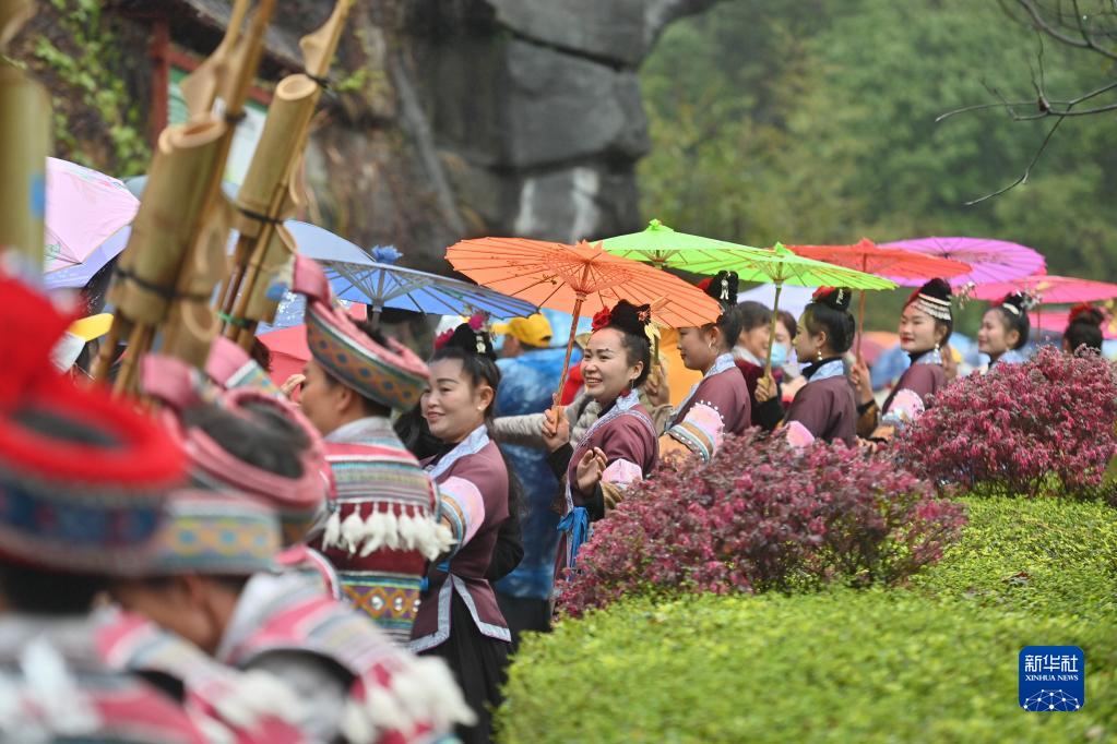 “粵桂協作”旅遊專列開進大苗山