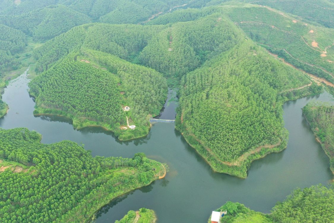 廣西：青山綠水相映成趣