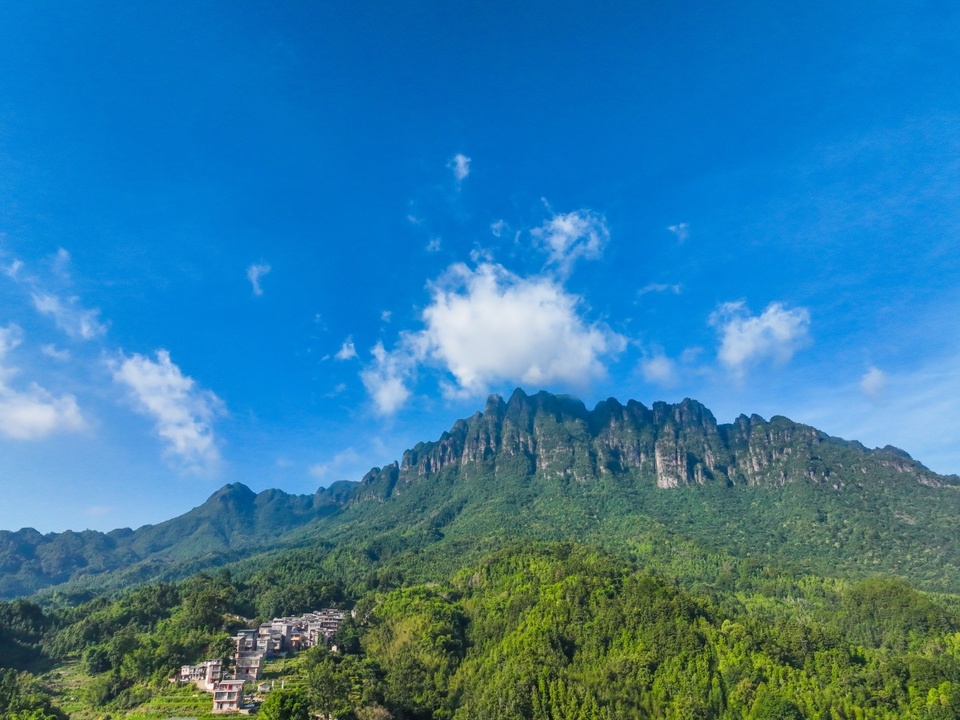 廣西：霞映漓江山河壯