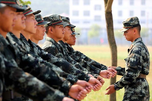 廣西：破繭成蝶 武警新兵的“滿月記”