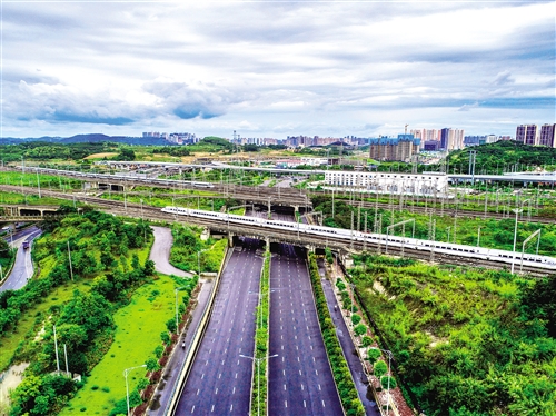 南寧東至全州南增開紅色旅游動車