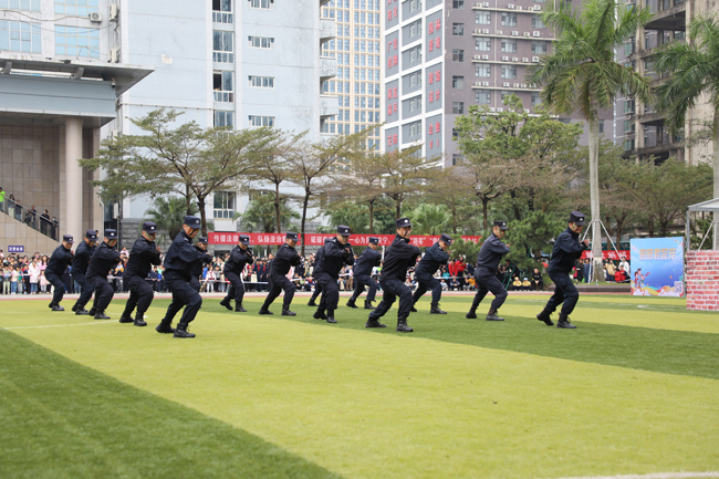 防城港公安警營開放日“警”彩紛呈_fororder_d6895b078896fcf36c280edb90b72c04