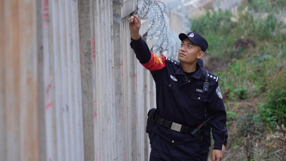 【家在國門邊】東興市站派出所副所長陸思霖：“國門鐵警”護航中外旅客“平安路”_fororder_圖片14