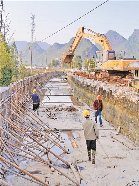 渠通水暢 秧潤民歡 ——鍾山縣小型農業水利攻堅行動建設見聞