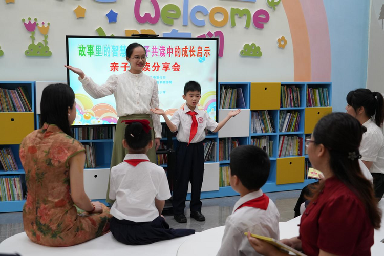 廣西興業縣“世界讀書日”主題活動豐富多彩 新型閱讀空間受歡迎_fororder_圖片9