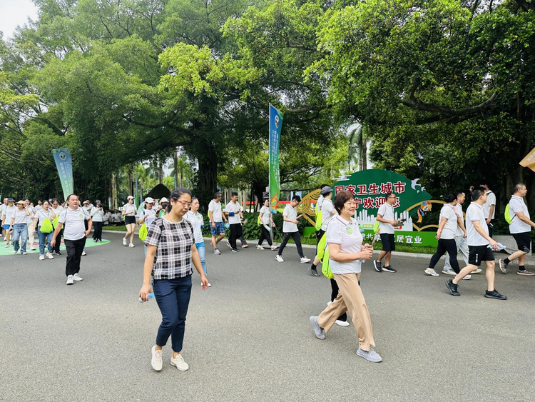 廣西南寧開展全民禁毒健步走活動 增強市民識毒防毒拒毒意識_fororder_圖片3