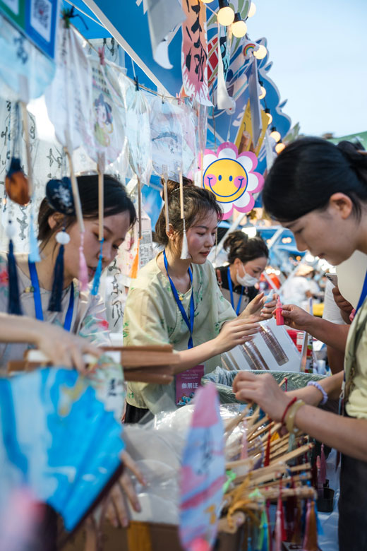 點亮熱辣夏夜 ——2024年廣西暑期文化旅遊消費季走筆