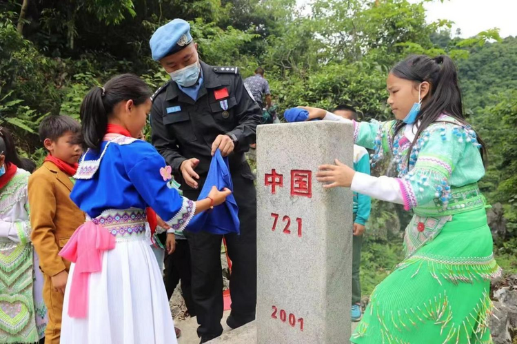 廣西“雲説壯美走邊關”：邊境苗寨愛國守疆開出“幸福花”_fororder_圖片4