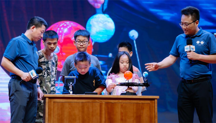 廣西圖書館舉辦讀書會 邀讀者共赴行星探索之旅_fororder_圖片5