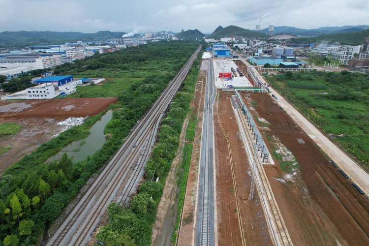 推動“公轉鐵”運輸 廣西柳化氯鹼鹿寨基地鐵路專用線開通啟用_fororder_圖片5