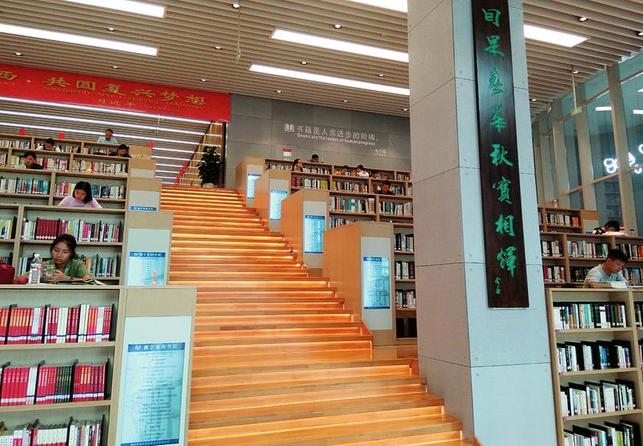 南寧市圖書館：試行延長服務時間 擴大夜間開放區域