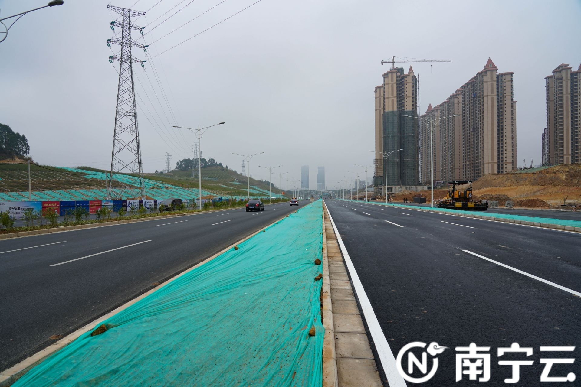 南寧鳳嶺北路(廂竹大道-高坡嶺路)12月30日主線通車 市民到東站更方便