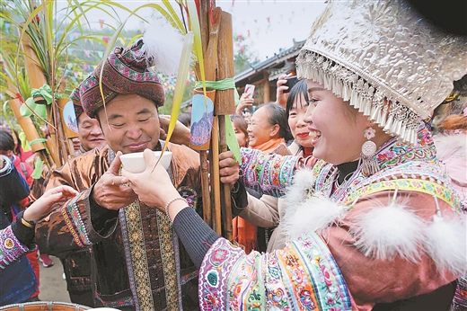 廣西苗寨舉行“慶苗年迎新年”活動