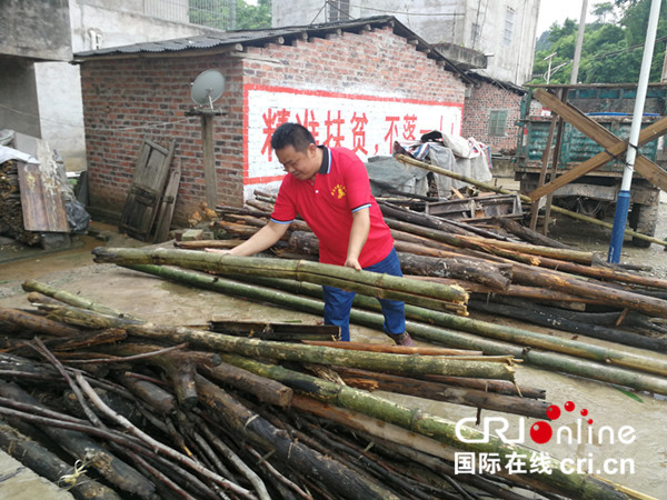 【唐已審】【供稿】崇左寧明黨員助力脫貧攻堅