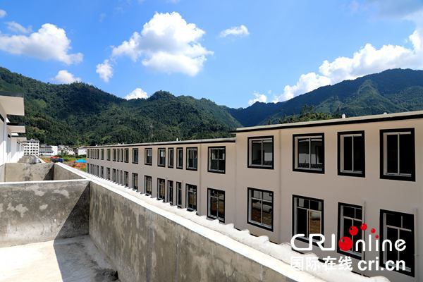 【唐已審】【供稿】扶貧開發顯真情  易地搬遷解民憂 ——百色市淩雲縣朝裏瑤族鄉六作易地扶貧搬遷安置點集體搬遷側記