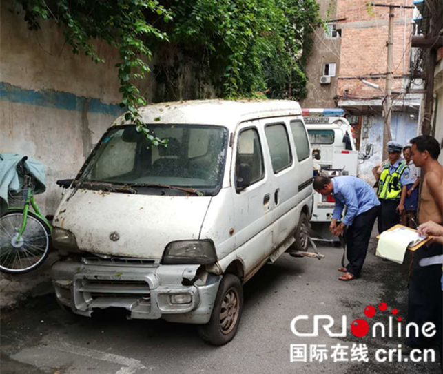 [唐已審][原創]南寧開展道路泊車整治行動 停車超過72小時將被拖走