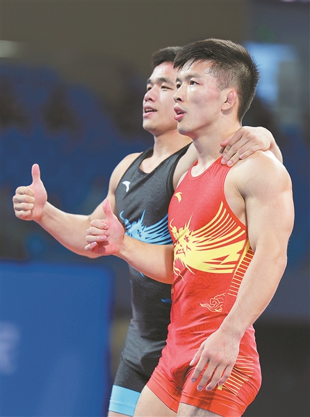 一日兩金！廣西摔跤隊揚威全運會_fororder_9015071_gxts1_1762870892715_b (1)