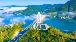 桂黔聯通再提速 巴羌高速正式通車