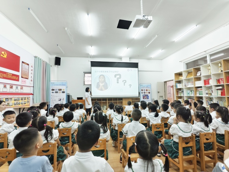 廣西婦幼保健院舉辦“小東西，大危險”守護兒童呼吸通道科普教育巡展_fororder_微信圖片_20250928184012_237_325