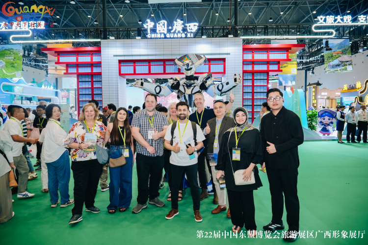 澳大利亞旅行商赴廣西踩線 山水之間覓合作新機_fororder_2