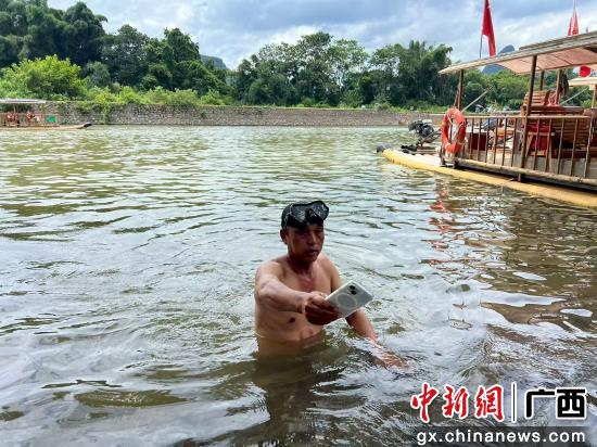意大利遊客致信中國大使館 點讚桂林導遊與筏工義舉