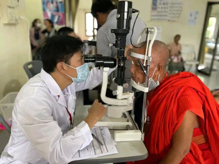 29天，點亮524雙眼睛！北海醫療隊在老撾搭建“光明絲路”