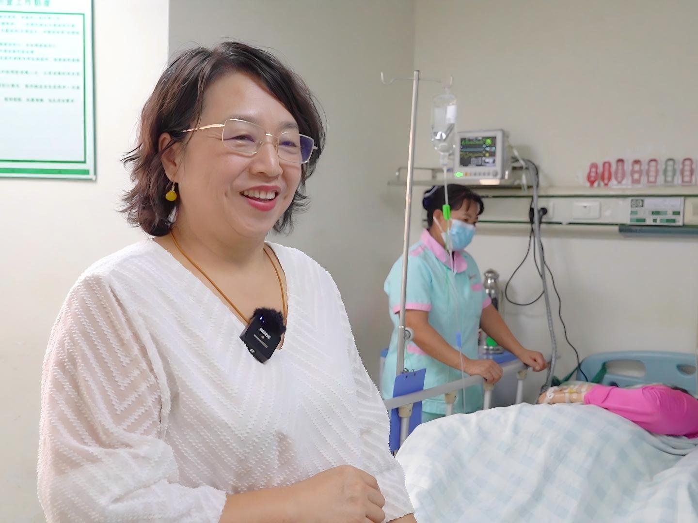 從“一人照護全家忙”到“專業照護負擔輕” 廣西加強醫療護理員培訓和規範管理改革_fororder_2