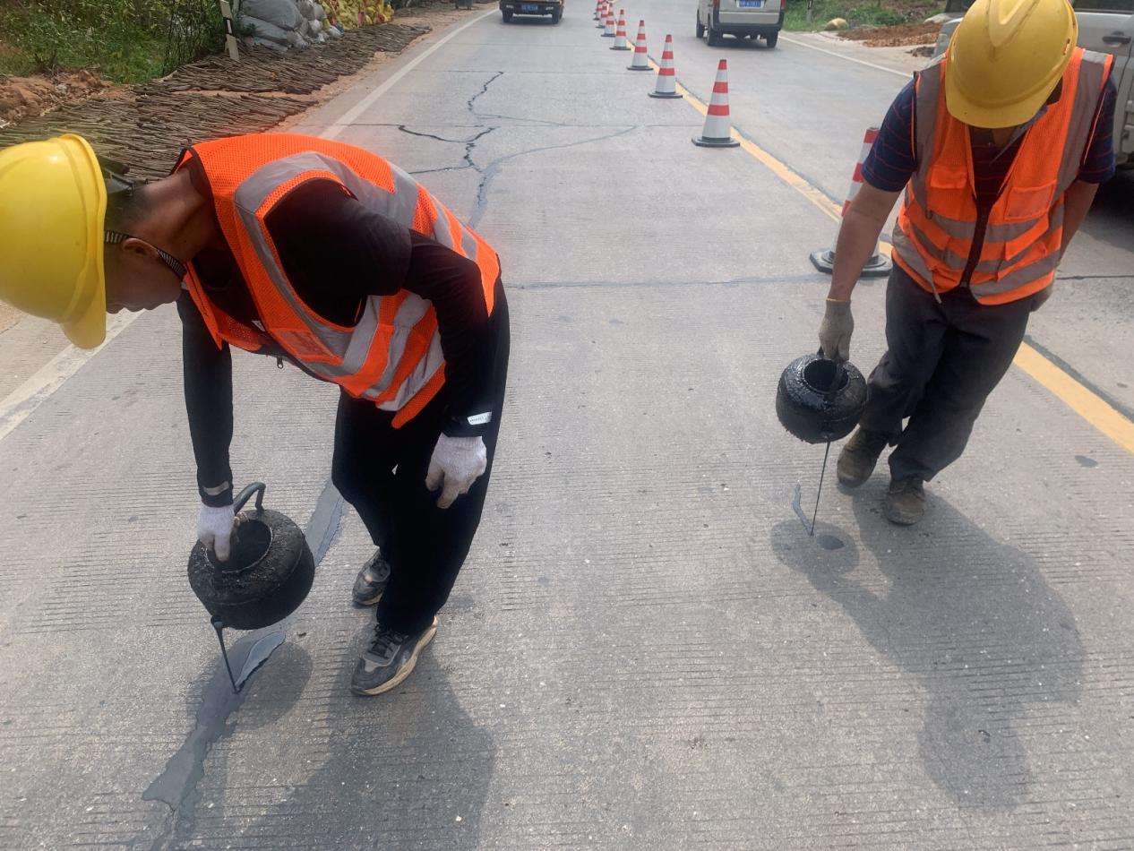 廣西平南：養護機械“小技改” 激發公路養護“大效能”_fororder_5