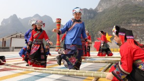 桂林靈川：瑤鄉歡慶“三月三” 多彩民俗迎客來