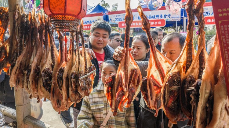 桂林會仙板鴨美食圩舉辦 非遺美食引客來_fororder_4