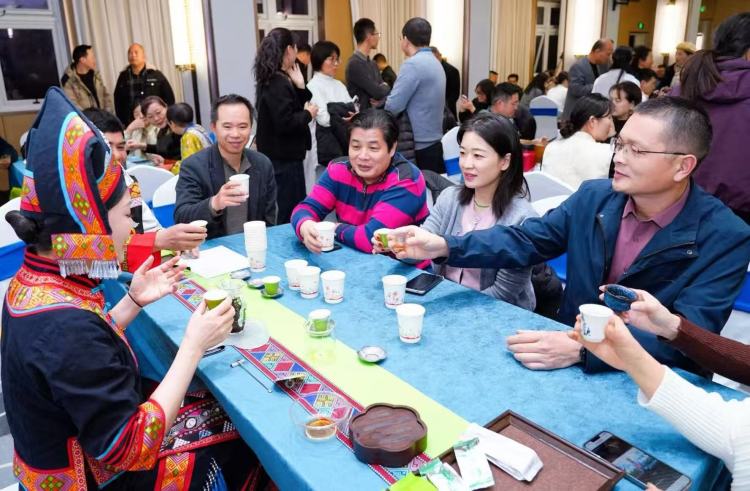 全國茶商匯聚南寧品茗廣西早春茶 多項長期産銷合作協議促成_fororder_3