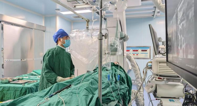 25歲塞爾維亞女孩跨國求醫在北海重獲“心”生_fororder_1