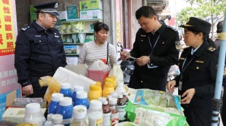 防城港市開展聯合執法行動 幫蔗農把好農資關