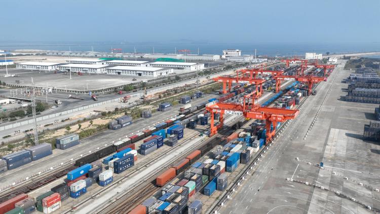2025年西部陸海新通道班列運輸貨物突破50萬標箱_fororder_2