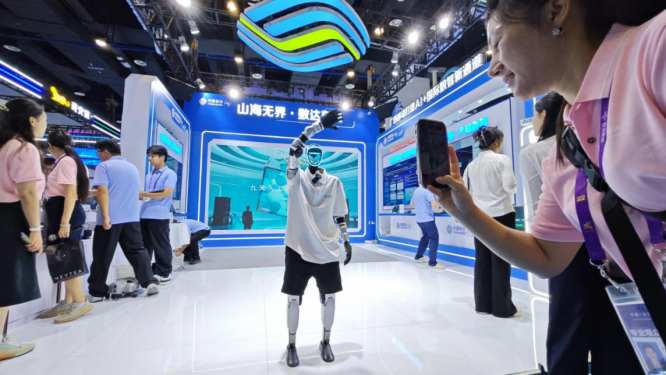 山海無界・數達東盟——中國移動廣西公司全方位AI+展臺亮相第22屆中國—東盟博覽會_fororder_【新聞通稿】山海無界・數達東盟——廣西移動“數智新力量”展臺亮相第22屆中國—東盟博覽會613