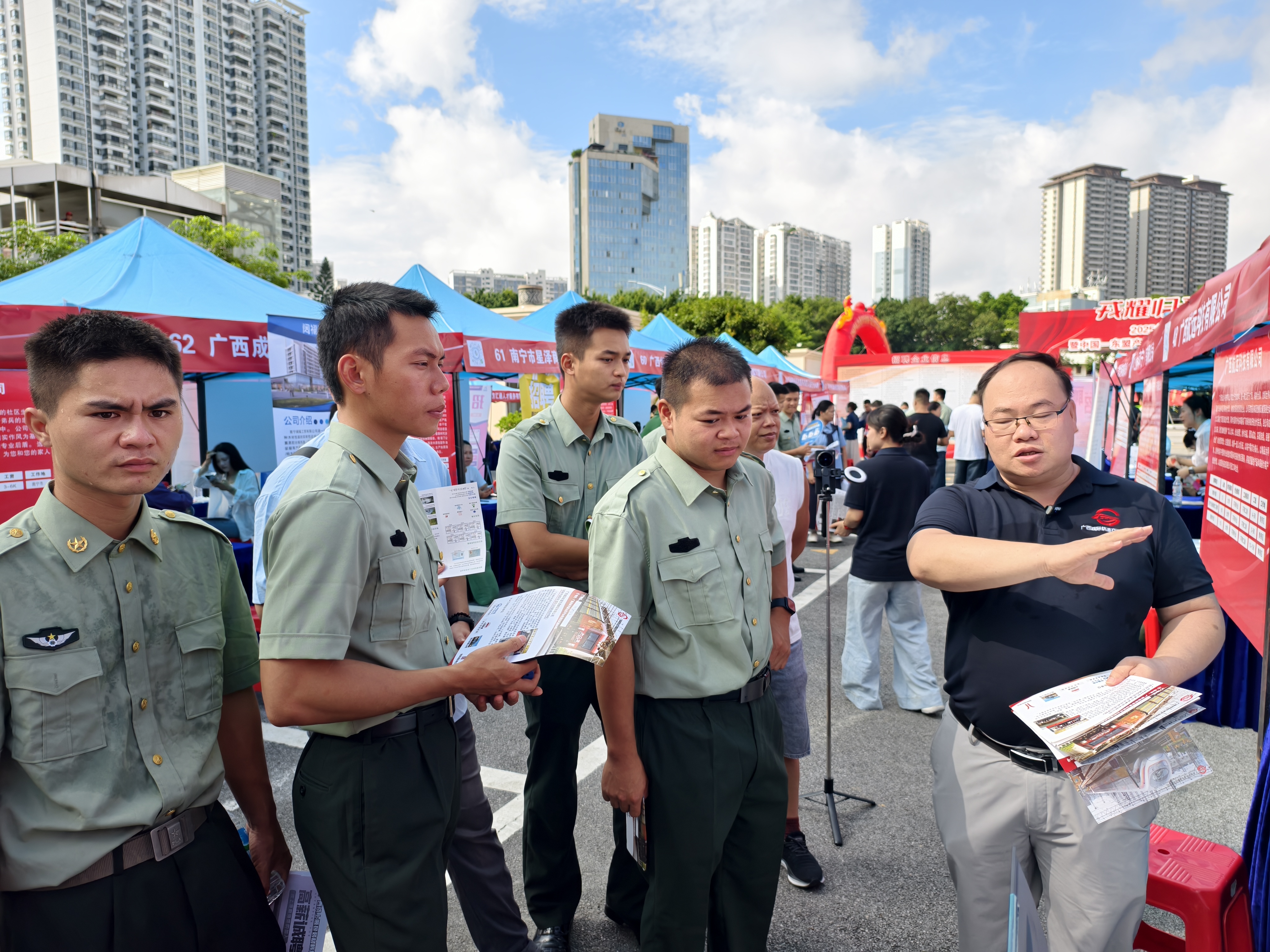2025年退役軍人及隨軍家屬秋季專場招聘會在廣西南寧舉行_fororder_微信圖片_20250914080733_18_290