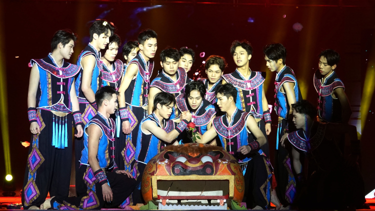 廣西河池:載歌載舞 策馬迎春_fororder_圖片1