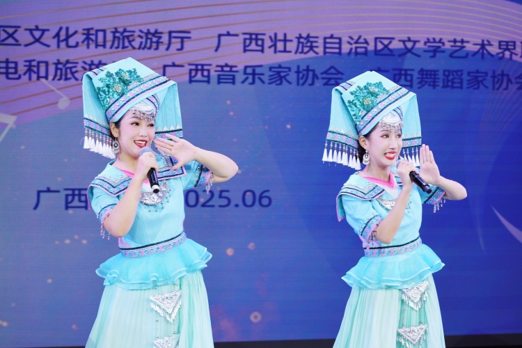第十三屆廣西音樂舞蹈比賽在柳州舉行_fororder_3