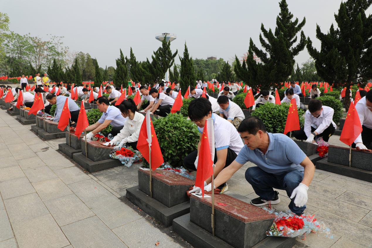 廣西舉辦清明祭英烈主題團日活動暨退役軍人思想政治教育示範性活動_fororder_圖片3