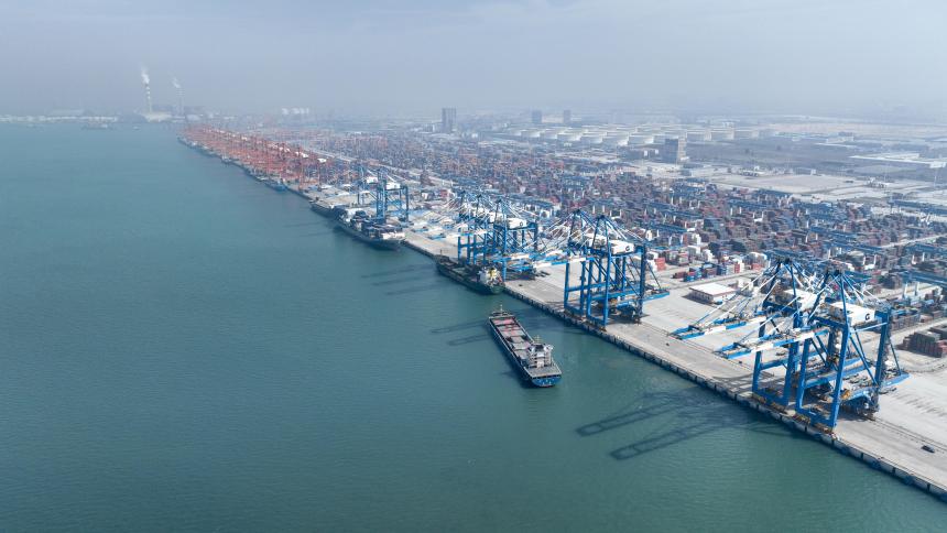 2025年西部陸海新通道班列運輸貨物突破50萬標箱