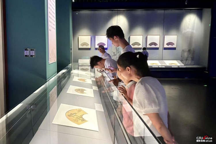 82件明清扇面藝術瑰寶在廣西博物館展出_fororder_2