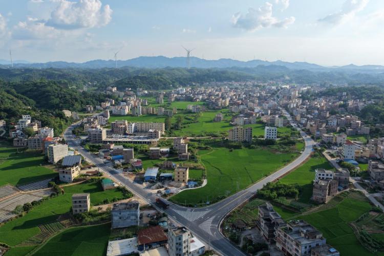 廣西桂平：公路養護鋪就民生“舒心路”_fororder_1