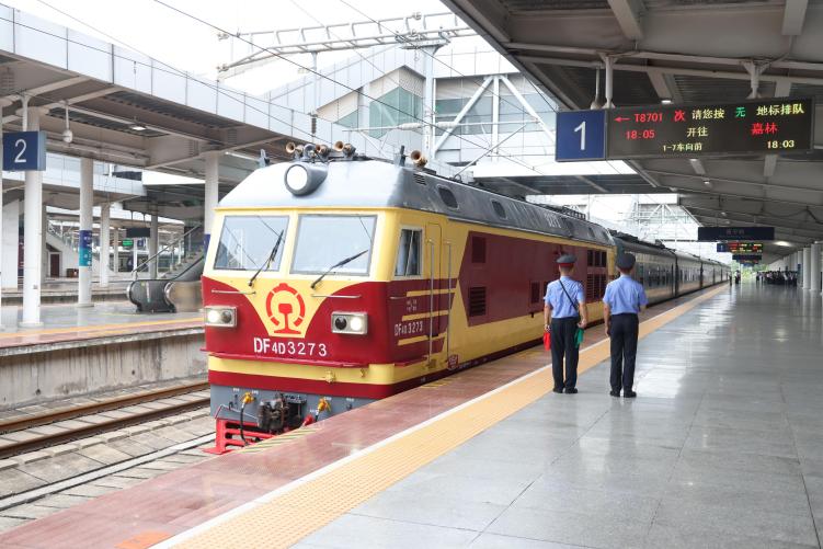 中越國際聯運旅客列車時隔五年恢復開行_fororder_1