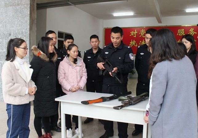 崇左寧明:警嫂進警營 喜迎婦女節 崇左寧明:警嫂進警營 喜迎婦女節