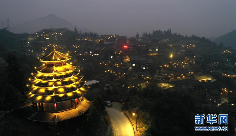 廣西柳州：7萬盞太陽能路燈點亮鄉村