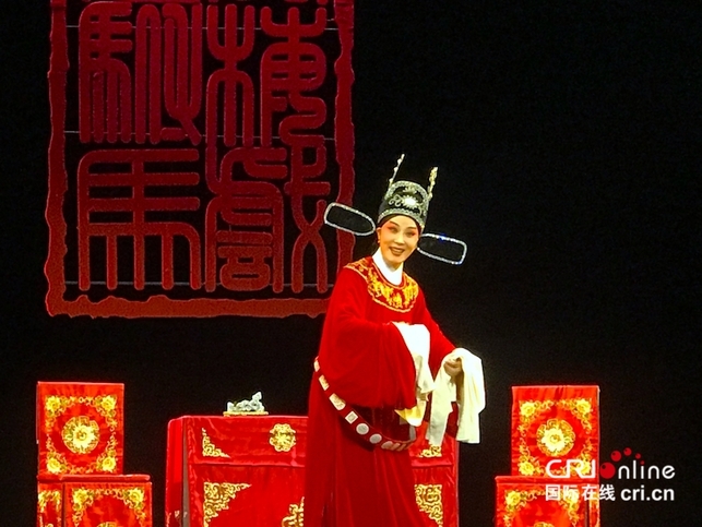 黃梅戲演員吳美蓮:串古聯今一人分飾三角