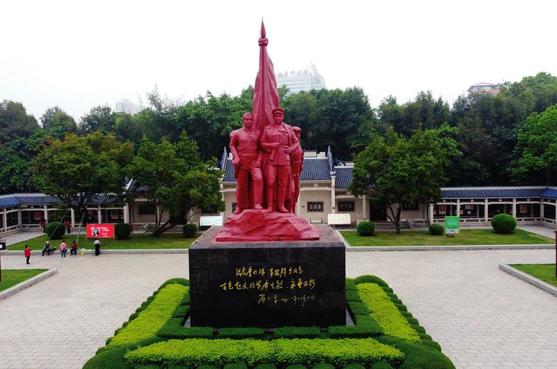 一起追尋先輩足跡 讓紅色基因薪火相傳